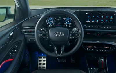 The leather steering wheel of the Hyundai i20 N Line.