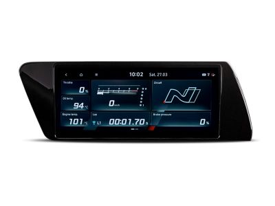 Detailansicht der digitalen Leistungsdaten an Bord eines Hyundai N-Modells.