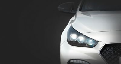 Imagen de los faros LED avanzados del Hyundai i30 Fastback N Line.