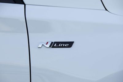 Insignia identificativa del Hyundai i30 N Line.