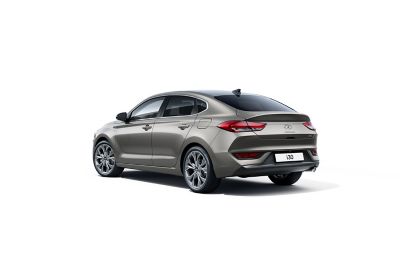 Hyundai i30 Fastback visione laterale