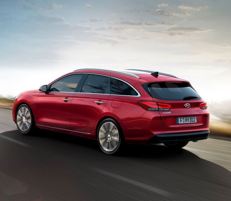 Недорогая машина универсал. Hyundai i30 2022 универсал. I30 Wagon 2022. Hyundai i30 Wagon 2017. I30 универсал 2022.