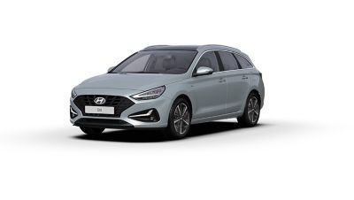 Vue de trois-quarts avant de Hyundai i30 SW en coloris Platinum Silver Grey.