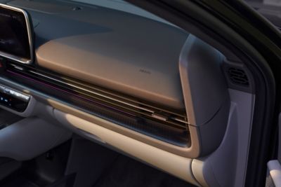 Embellecedor del airbag del Hyundai IONIQ 6.