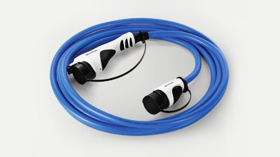 Nabíjecí kabel pro střídavý proud dodávaný pro nové sedmimístné SUV Hyundai Santa Fe Plug-in Hybrid.