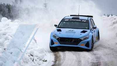 Hyundai i20 N Rally2 racing through ice and snow