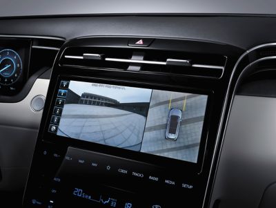 Le moniteur de vision panoramique (SVM) Hyundai Smart Sense vous offre une vue à 360°.