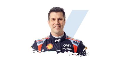 Hyundai Motorsport-copiloot Borja Rozada en zijn handtekening