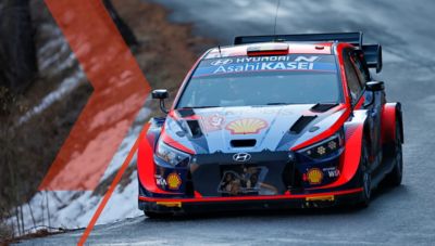 Dani and Carlos during the night in Rallye Monte Carlo in the Hyundai i20 Coupe WRC. 