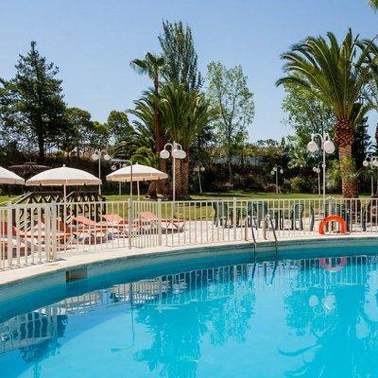 Enlace a la página de servicios del hotel ILUNION Las Lomas