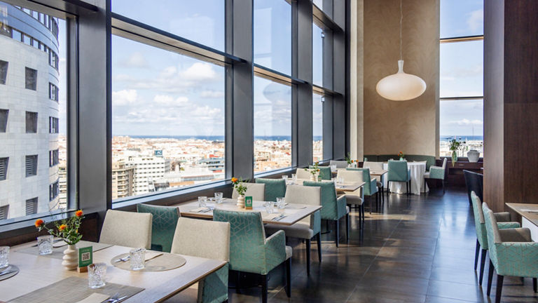 Link to the services page of the ILUNION Aqua 4 hotel