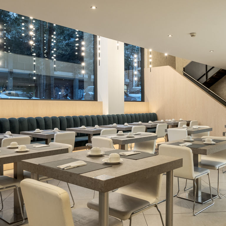 Link para a página de serviços do Hotel ILUNION Auditori