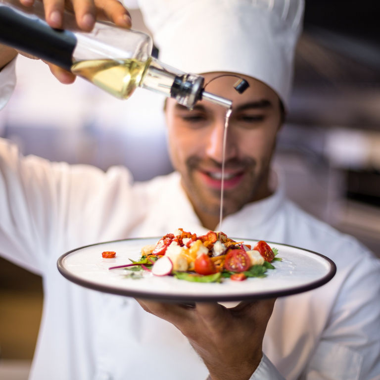 Enlace a la página de servicios del hotel ILUNION Caleta Park