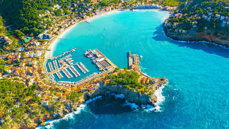 Enlace a la página de ILUNION hotels con información sobre Mallorca, donde se ubica nuestro hotel ILUNION Palmanova Mallorca