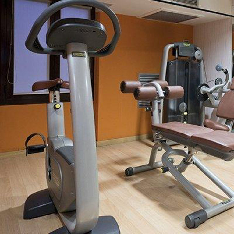 Enlace a la página de servicios del hotel ILUNION Almirante