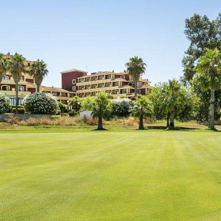 Enlace a la página de servicios del hotel ILUNION Golf Badajoz