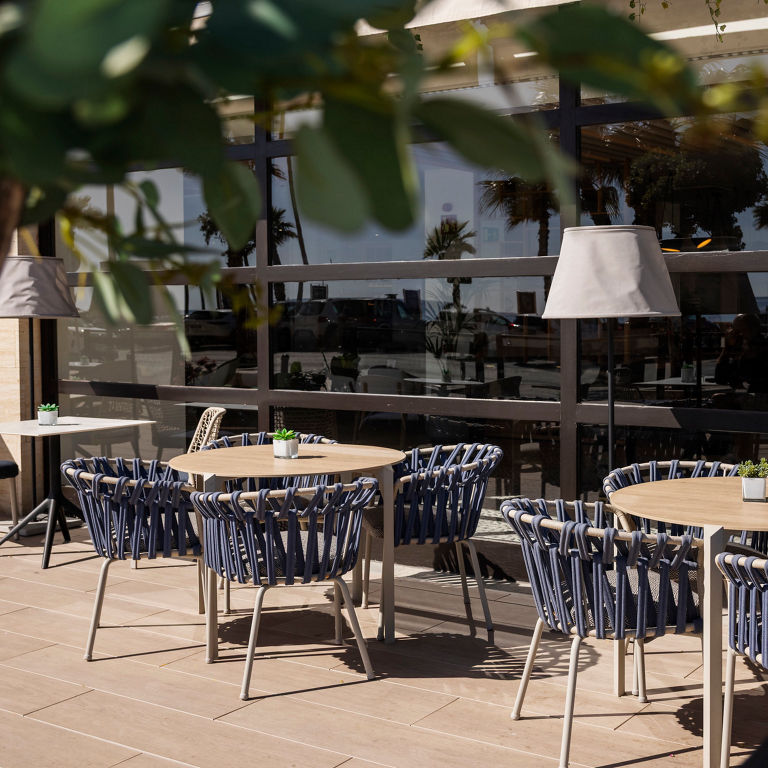 terraza exterior hotel