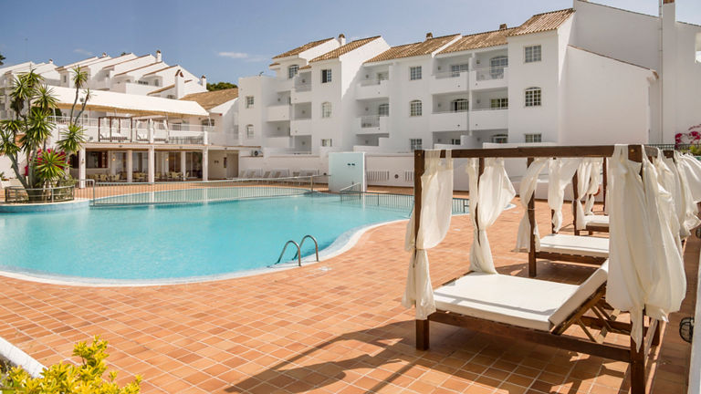 Link para a página de serviços do Hotel ILUNION Menorca