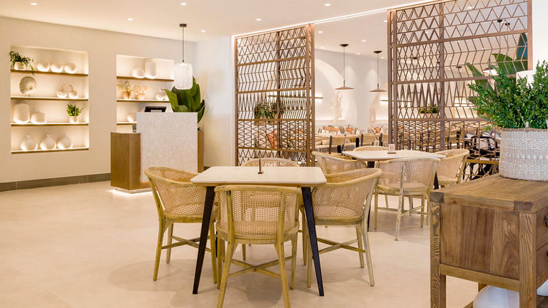 Link para a página de serviços do Hotel ILUNION Menorca