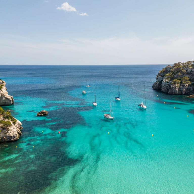 Enlace directo con información sobre Menorca, donde se ubica nuestro hotel ILUNION Menorca