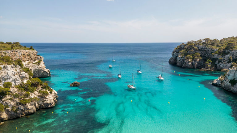 Link direto com informações sobre Menorca, onde se encontra o nosso Hotel ILUNION Menorca.
