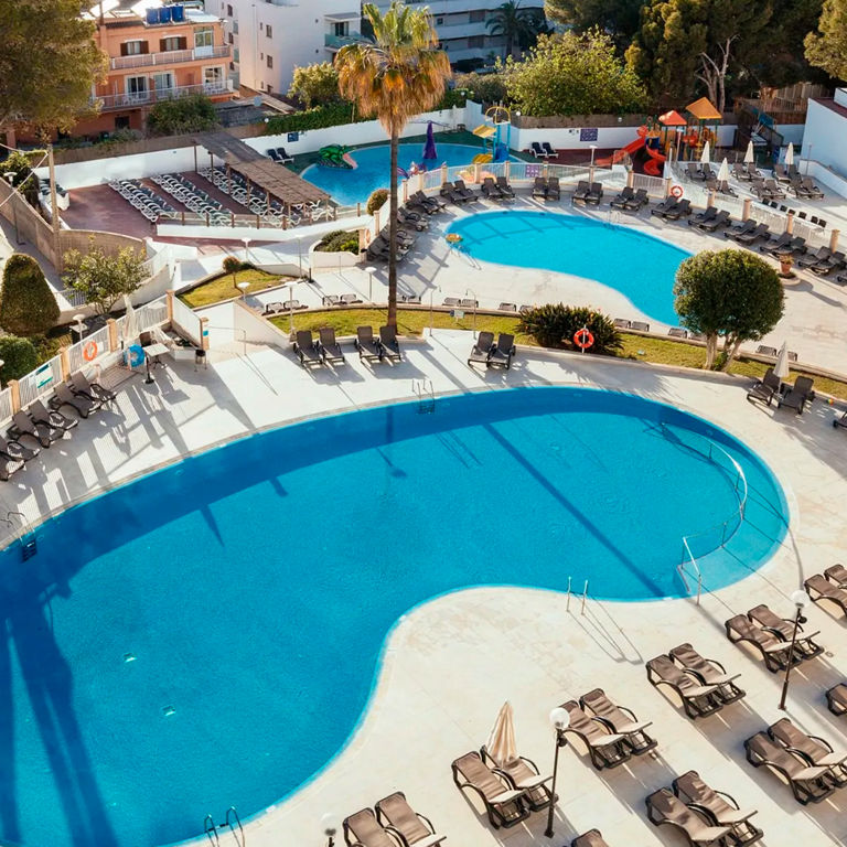 tres piscinas del hotel