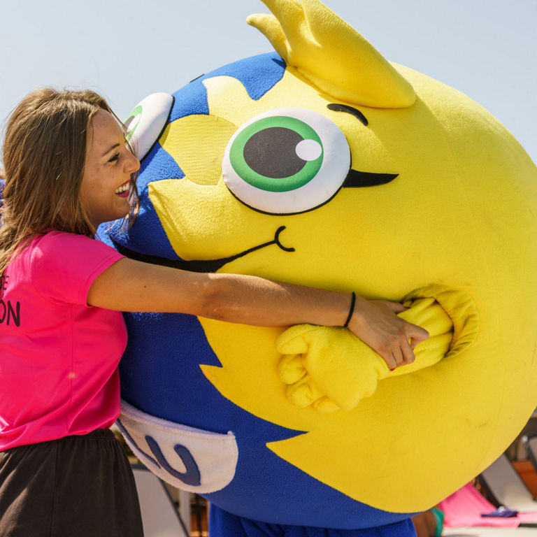 Link to the ILUNION Sancti Petri hotel services page