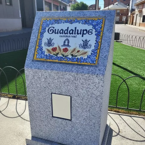 Monolito señalizador de camino