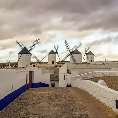 Los molinos de Campo de Criptana desde el Albaicín
