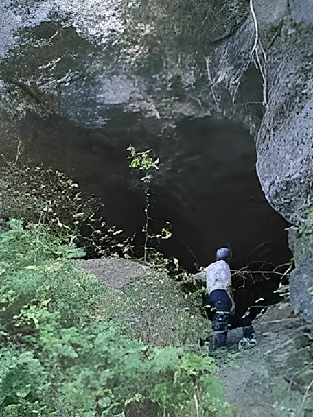 Acceso a la Cueva de los Morciguillos en Valdetórtola, provincia de Cuenca