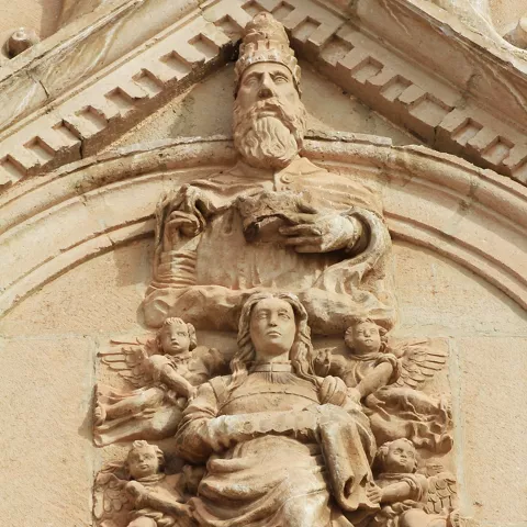 Detalle de la iglesia de la Asunción de Manzanares