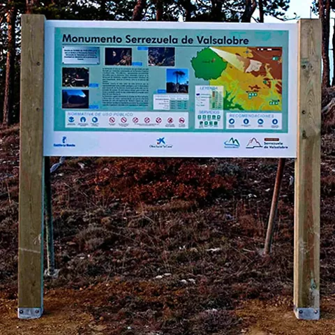 Panel informativo en la Serrezuela de Valsalobre