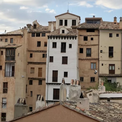 Conjunto de viviendas tradicionales de varios pisos
