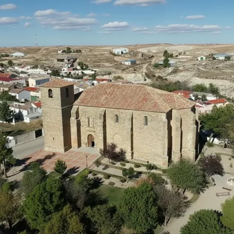 Vista aérea del templo y casco urbano.