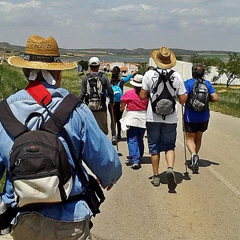 Peregrinos caminando
