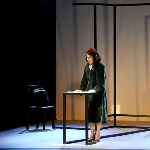 Escena dramática en espectáculo de teatro.