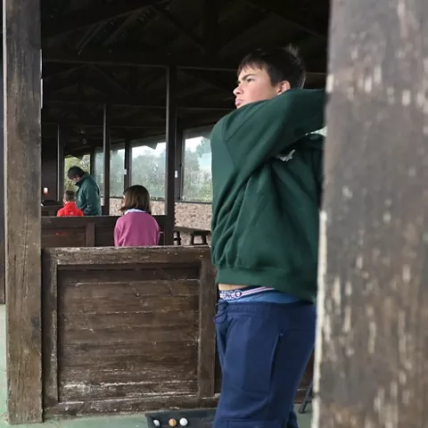 Práctica de golpe en zona cubierta