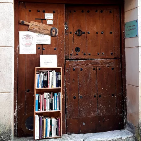 Entrada a museo etnográfico tradicional.