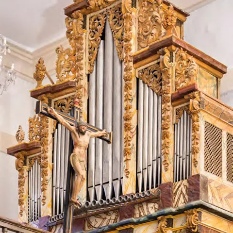 Órgano histórico de la iglesia de San Juan Bautista de Camarena