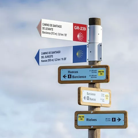 Poste señalizador del camino