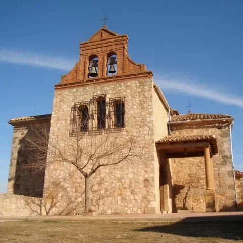Iglesia parroquial de arquitectura tradicional