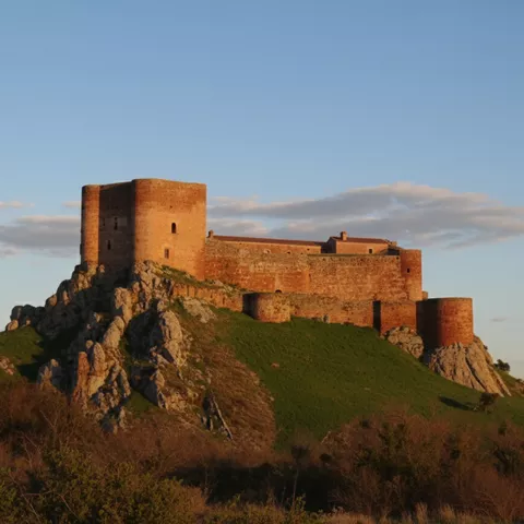 Panorámica del castillo de Montizón en Villamanrique
