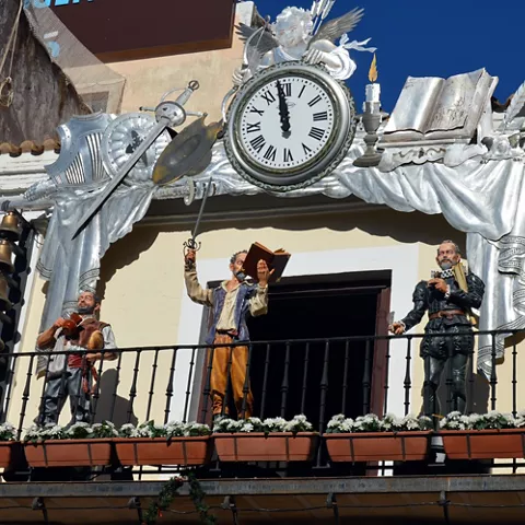 Los personajes del Quijote dan la hora en la Casa del Arco de Ciudad Real