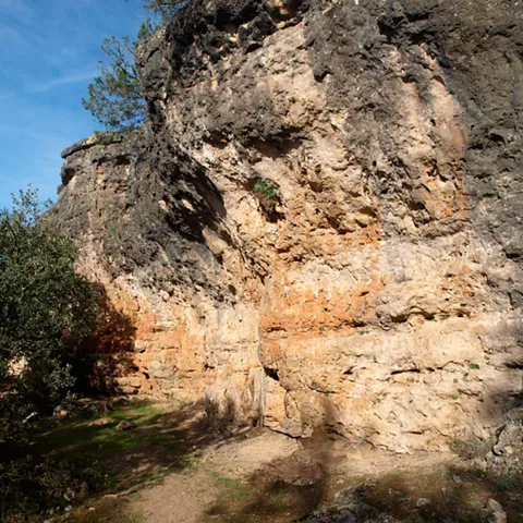 Pared rocosa erosionada.