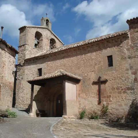 Iglesia histórica en casco antiguo.