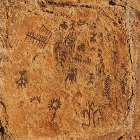 Pinturas rupestres esquemáticas en Chillón