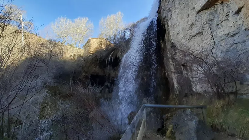 Cascada del Molino de la Chorrera en el nacimiento del río Júcar