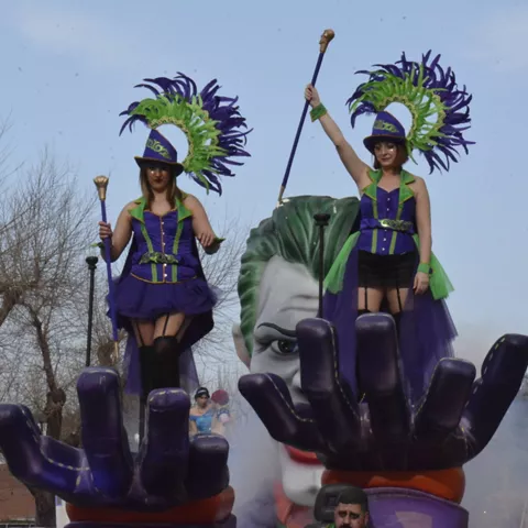 Carroza en el carnaval de Malagón