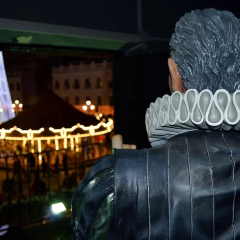 Representación de Cervantes en el reloj de la Casa del Arco de Ciudad Real