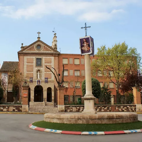Exterior del convento de Trinitarios de Valdepeñas